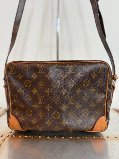 Pre-owned Louis Vuitton Nile PM Monogram Shoulder Bag/ Crossbody Bag