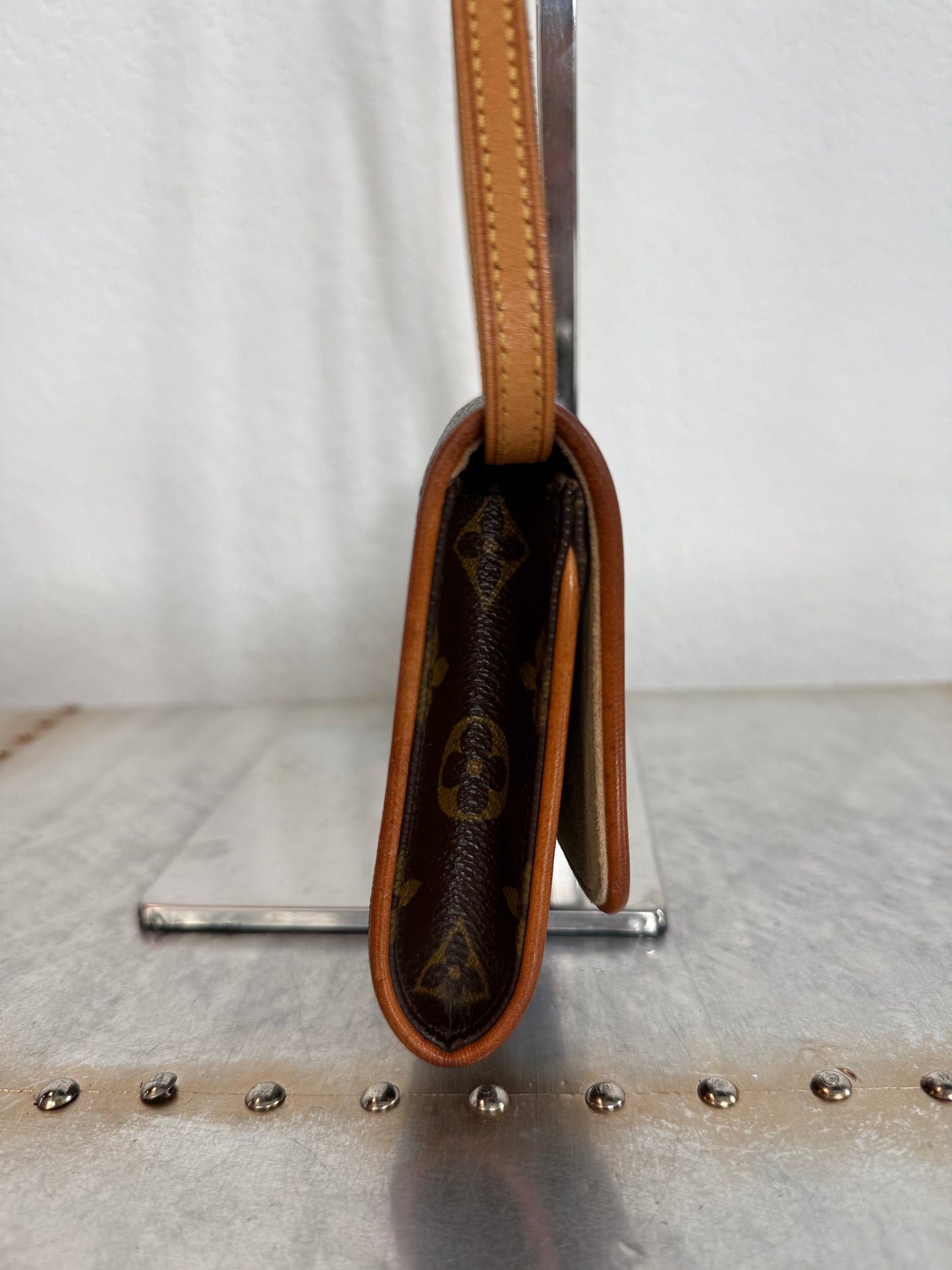 Pre-owned Authentic Louis Vuitton Pochette Twin GM Monogram Shoulder Bag