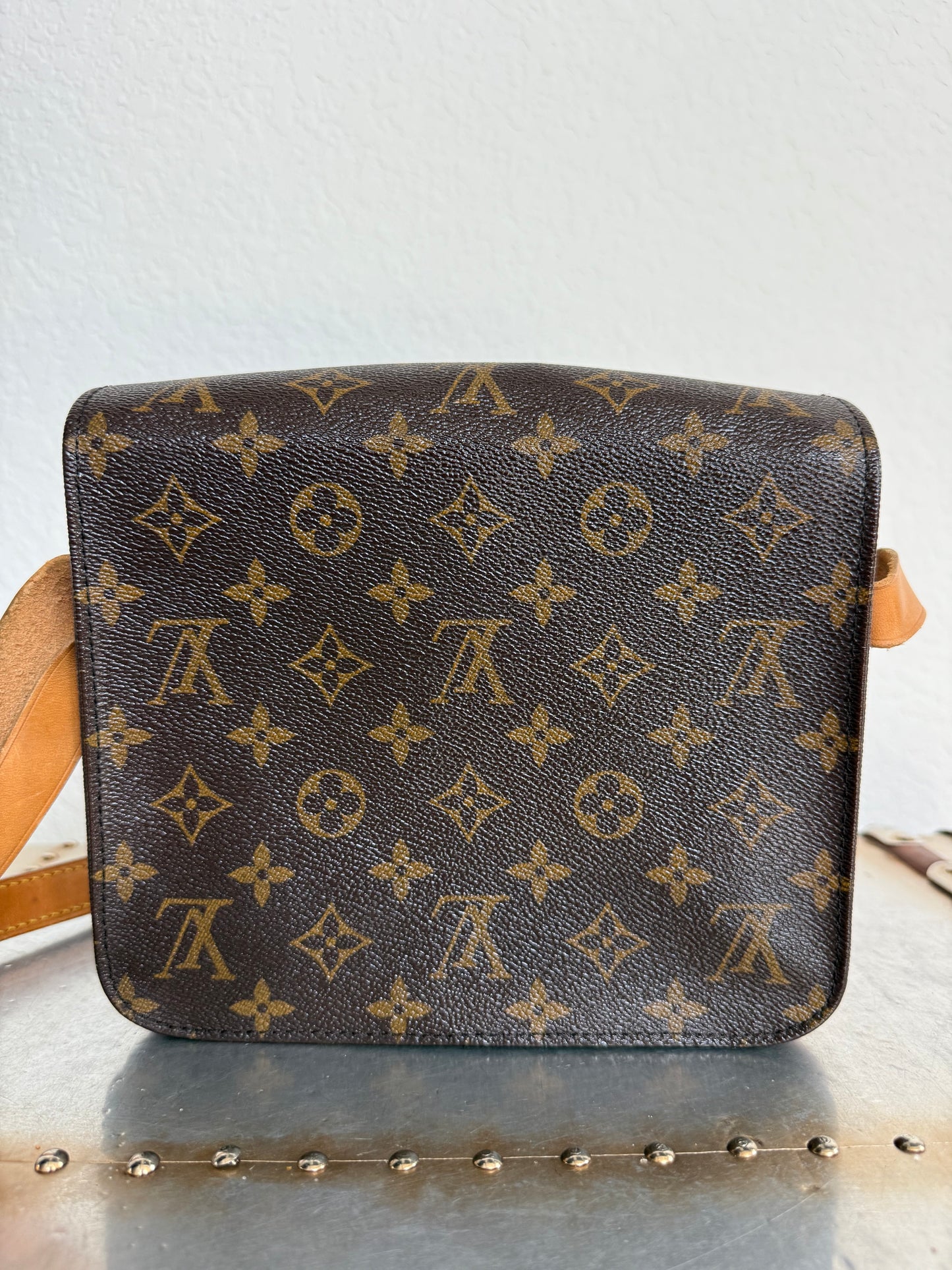 Pre-owned Louis Vuitton Cartouchiere MM Monogram Shoulder / Crossbody Bag