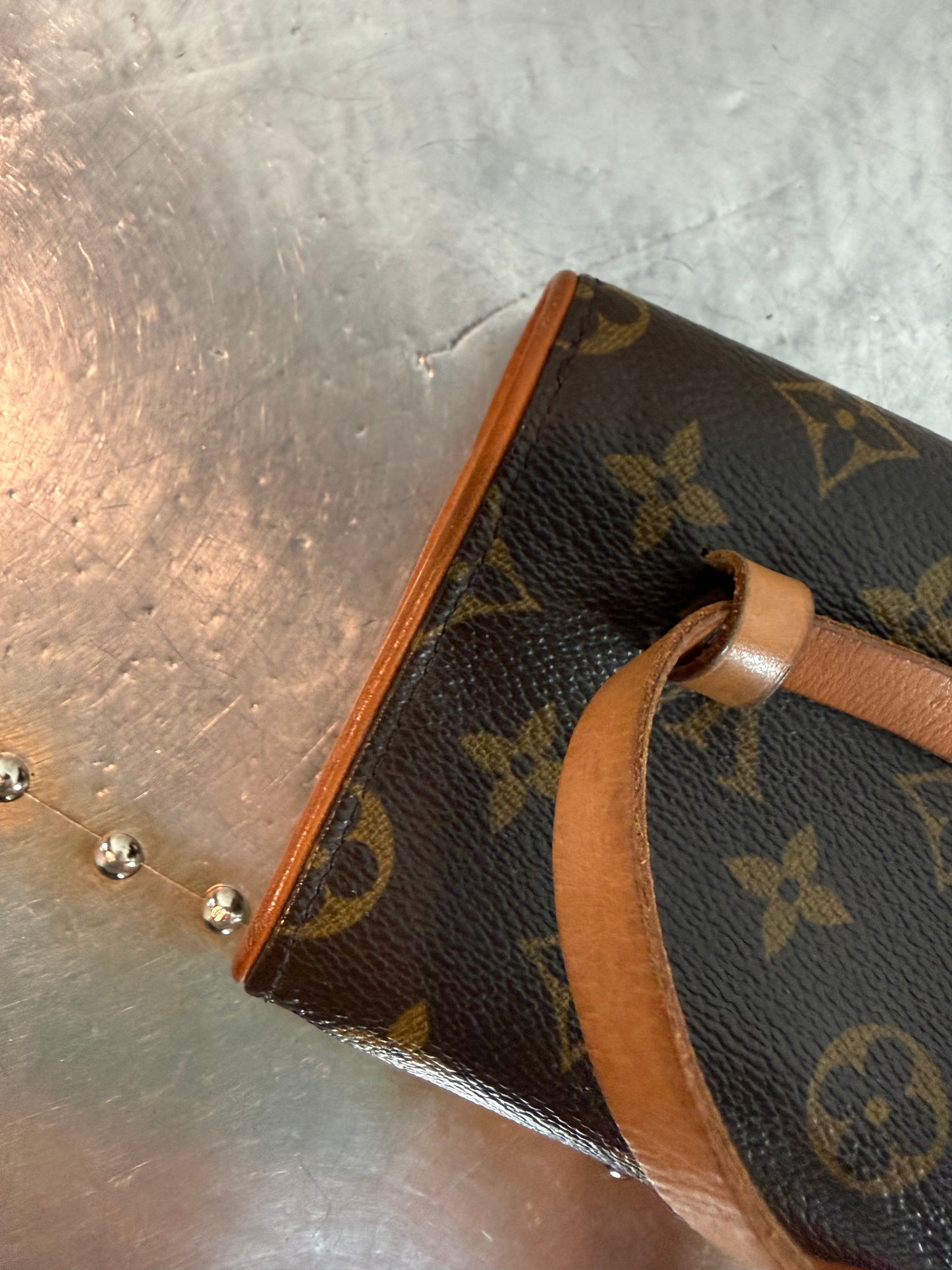 Pre-owned Authentic Louis Vuitton Monogram Florentine Waist Bag