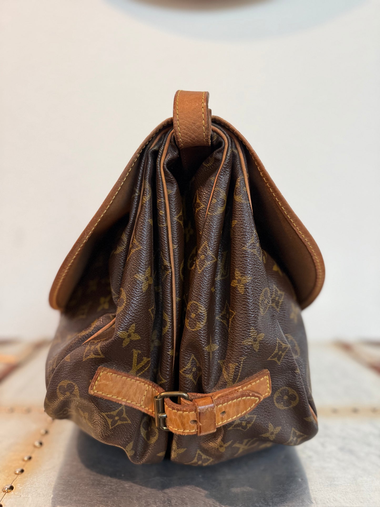 Pre-owned Authentic Louis Vuitton Monogram Saumur 35 Crossbody Bag