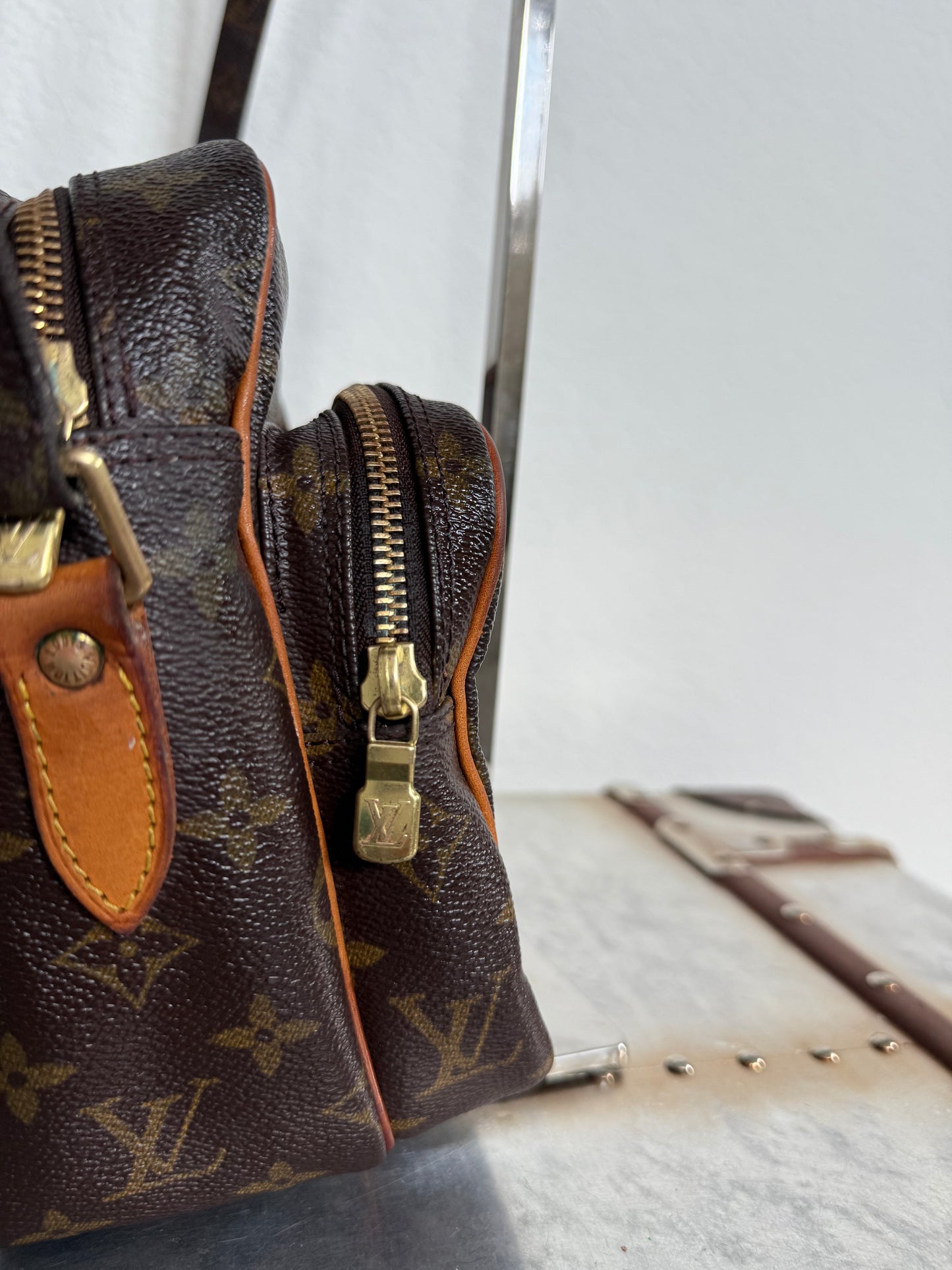 Pre-owned Louis Vuitton Nile PM Monogram Shoulder Bag/ Crossbody Bag