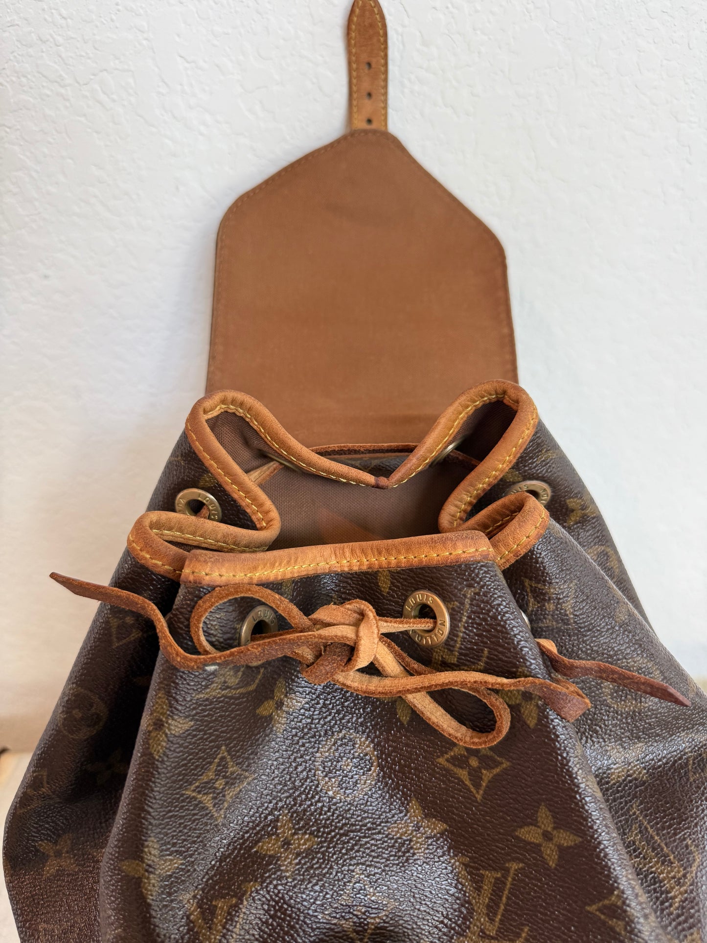 Pre-owned Authentic Louis Vuitton Montsouris MM Monogram Backpack