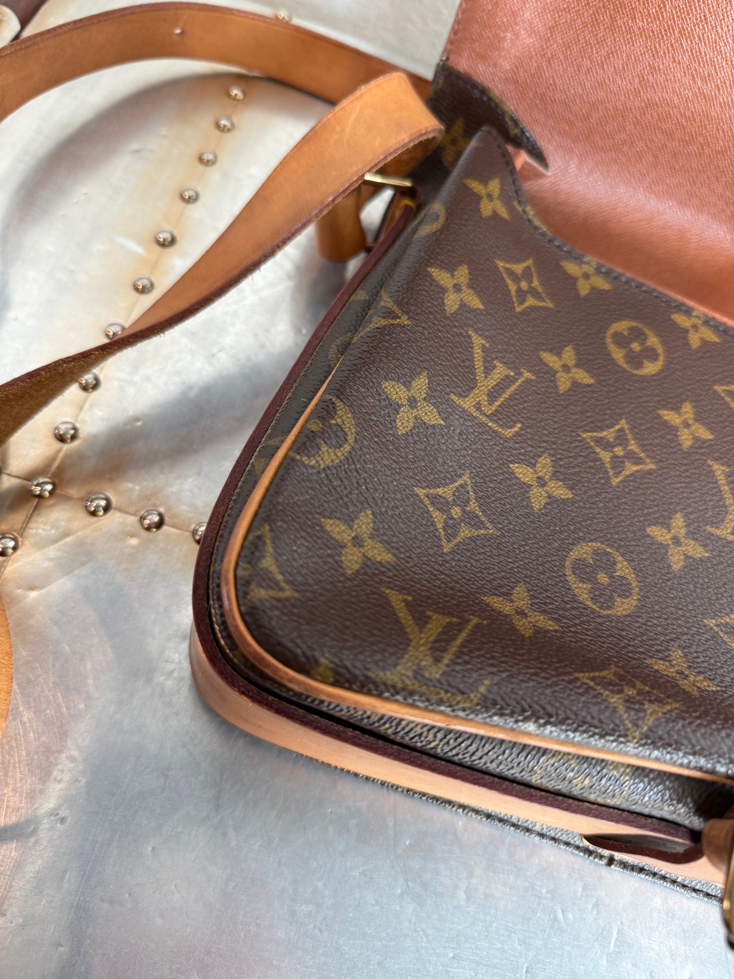Pre-owned Louis Vuitton Cartouchiere GM Monogram Shoulder / Crossbody Bag