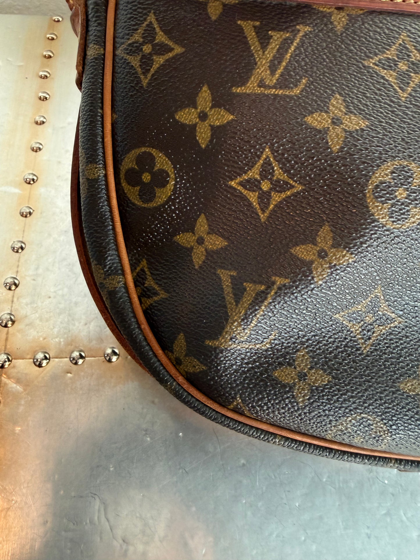 Pre-owned Authentic Louis Vuitton Jeune Fille GM Monogram Crossbody Bag