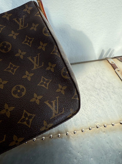Pre-owned Authentic Louis Vuitton Looping MM Monogram Shoulder Bag