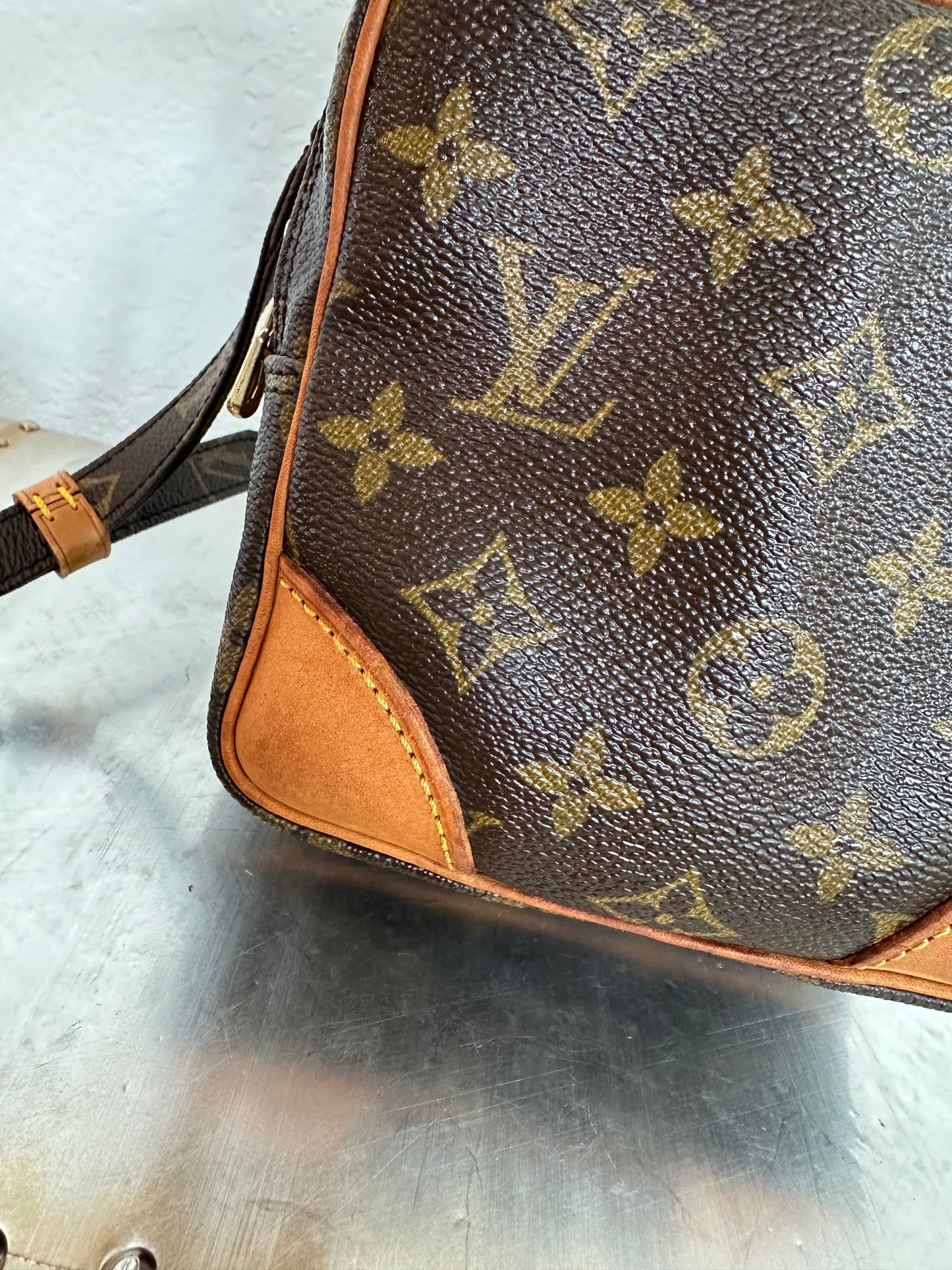 Pre-owned Authentic Louis Vuitton Amazon Monogram Crossbody Bag