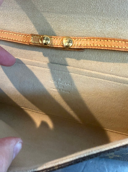 Pre-owned Authentic Louis Vuitton Pochette Twin GM Monogram Shoulder Bag