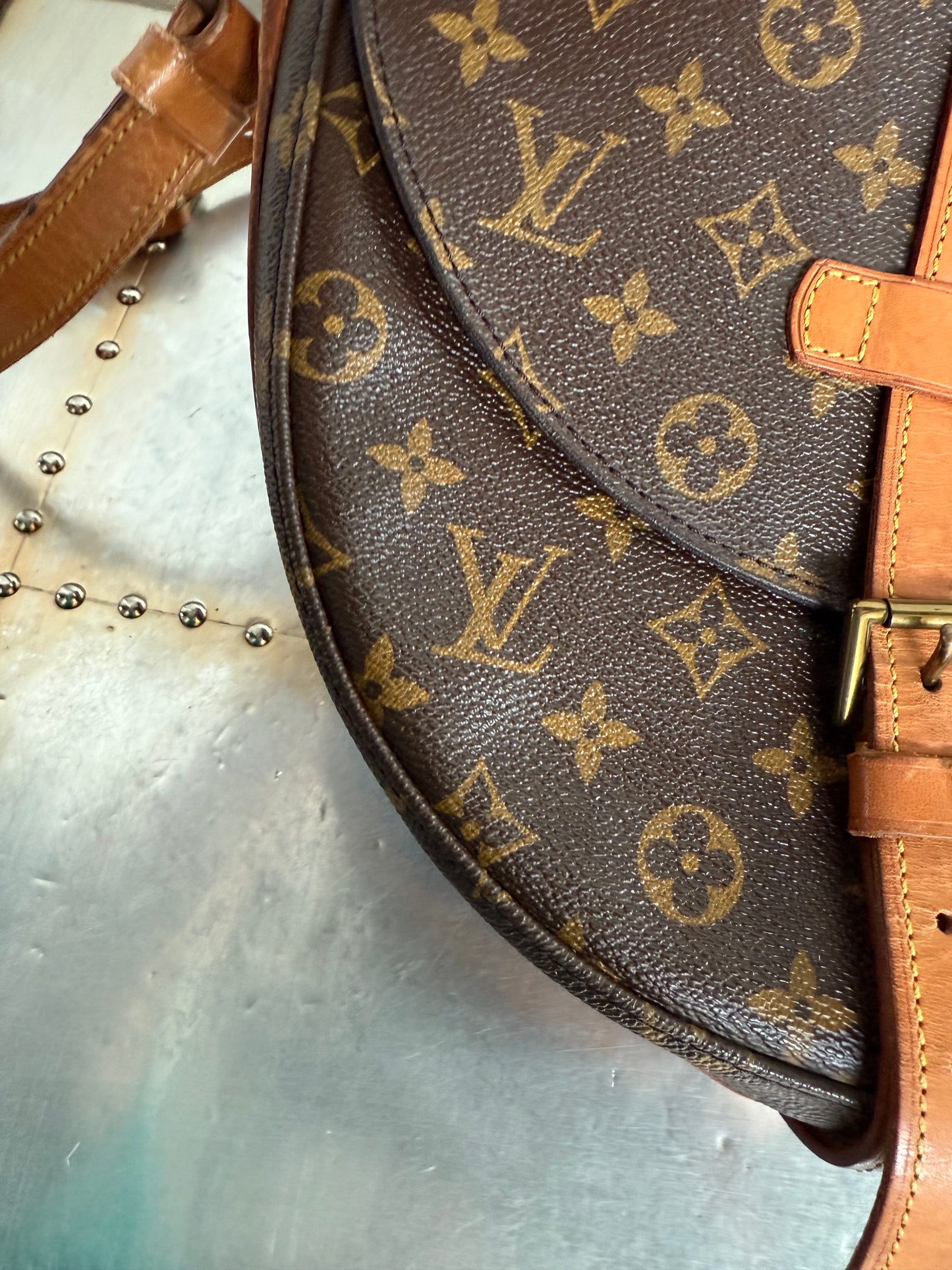 Pre-owned Authentic Louis Vuitton Chantilly GM Monogram Crossbody Bag