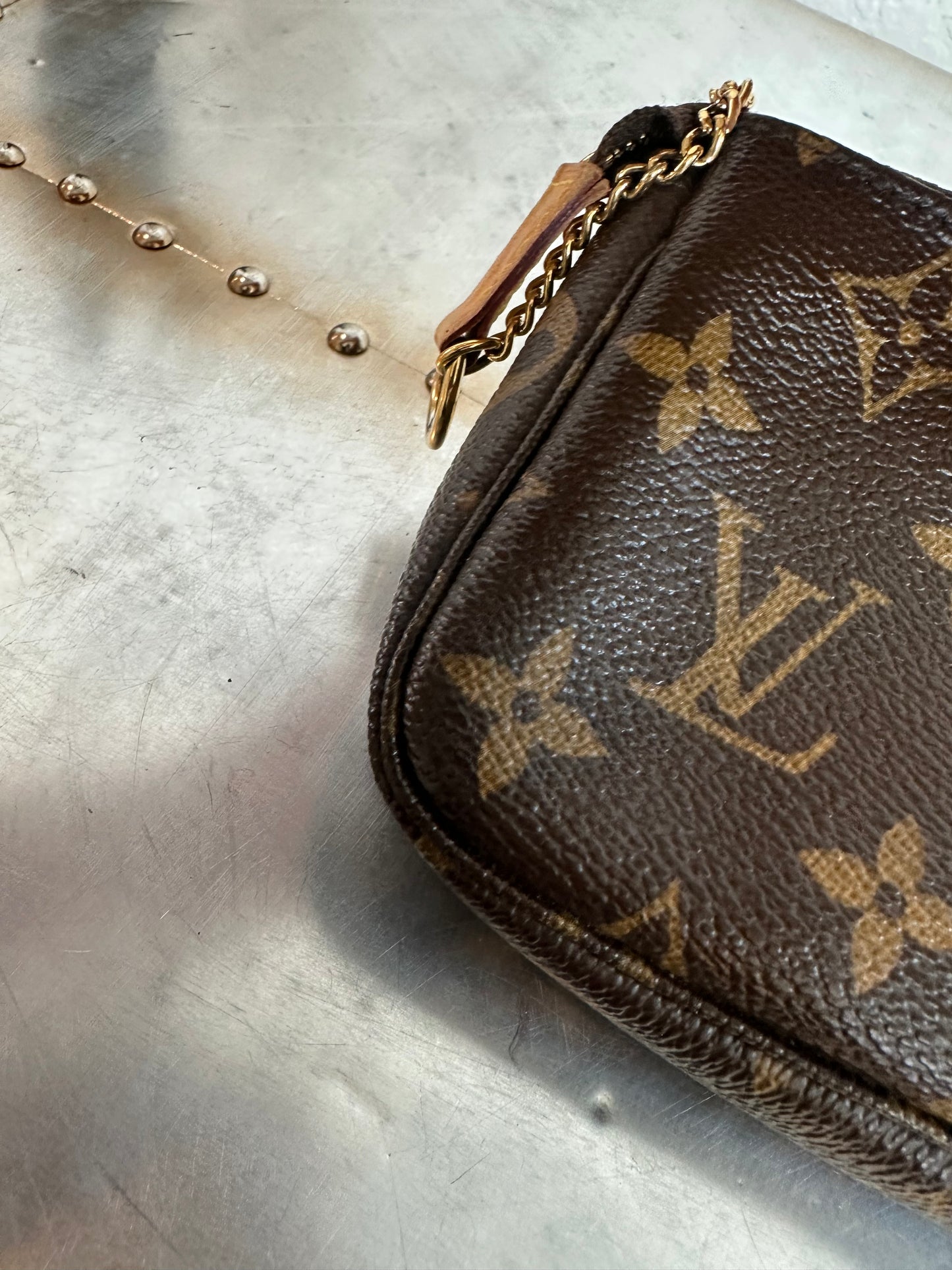 Pre-owned Authentic Louis Vuitton MINI Pochette Accessoires Monogram Handbag