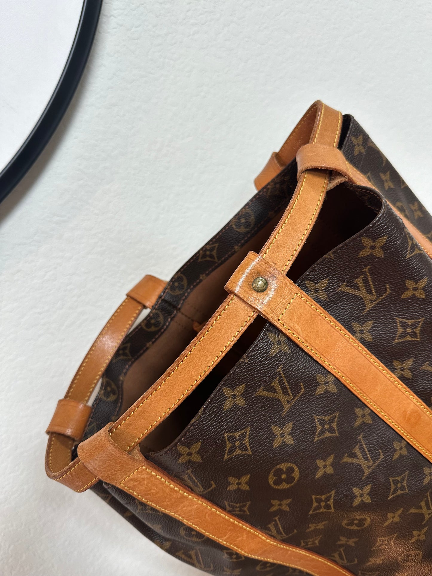 Pre-owned Authentic Louis Vuitton Randonnee GM Monogram Backpack