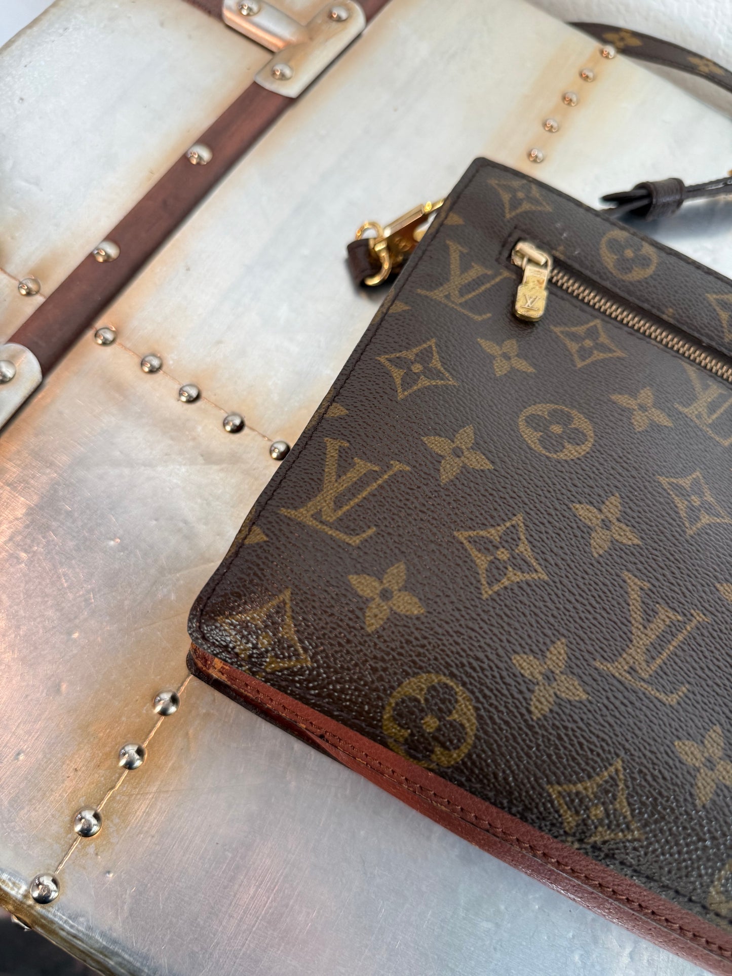 Pre-owned Authentic Louis Vuitton Enghien Monogram Shoulder Bag/ Crossbody Bag