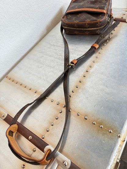 Pre-owned Authentic Louis Vuitton Danube Monogram Crossbody Bag