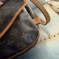 Pre-owned Authentic Louis Vuitton Saumur 30 Monogram Crossbody Bag