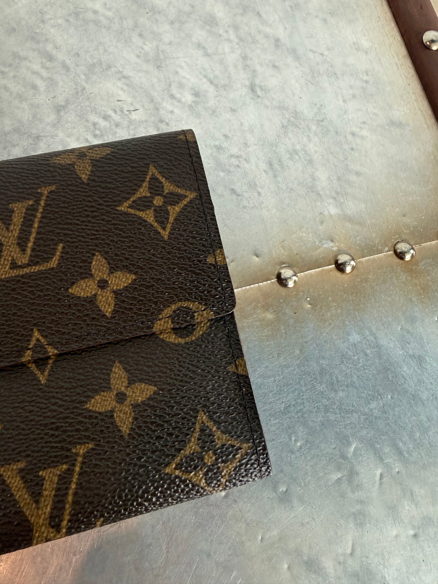 Pre-owned Authentic Louis Vuitton Portefeuille  International Monogram Wallet