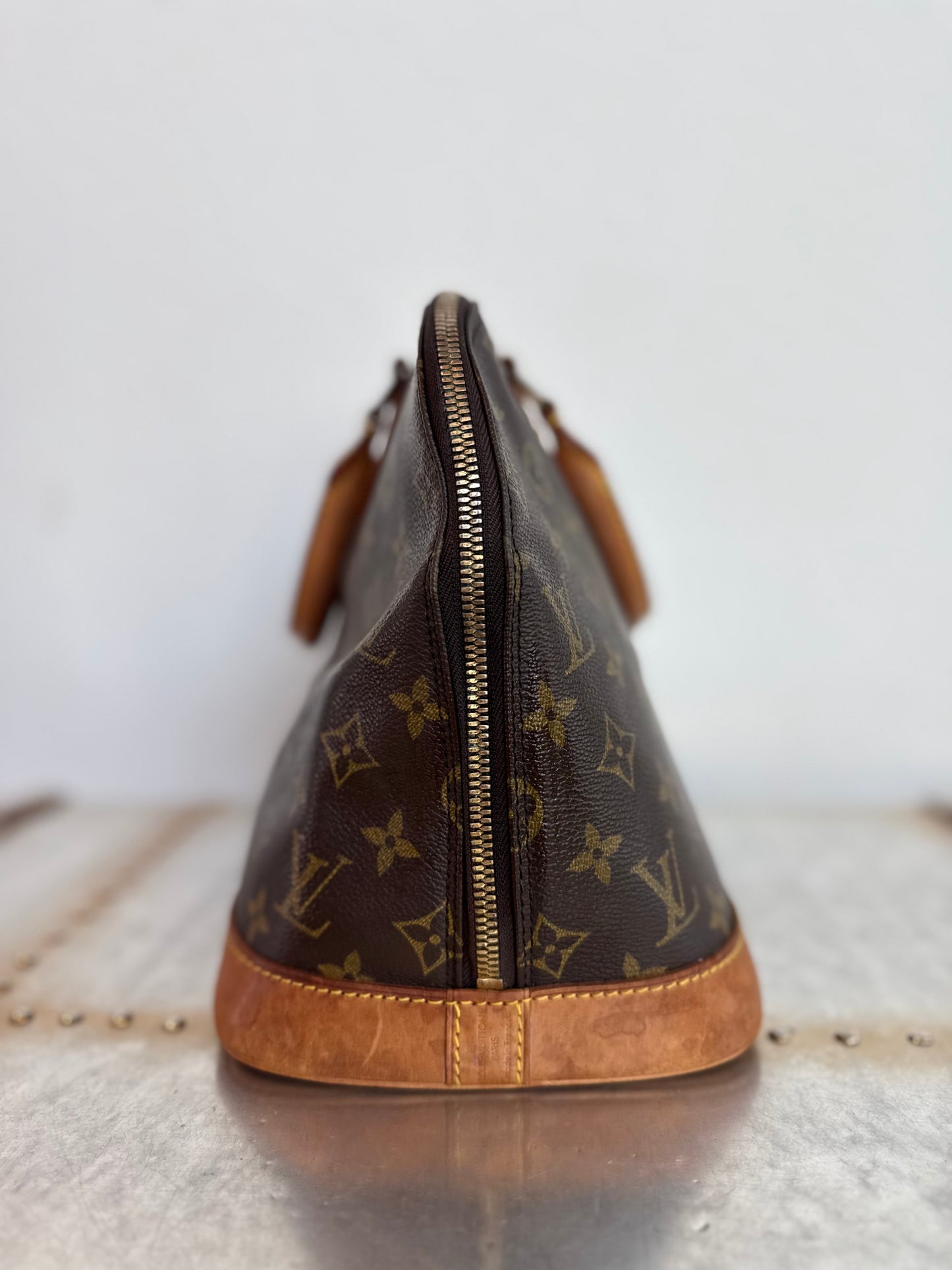 Pre-owned Authentic Louis Vuitton Alma PM Monogram Handbag