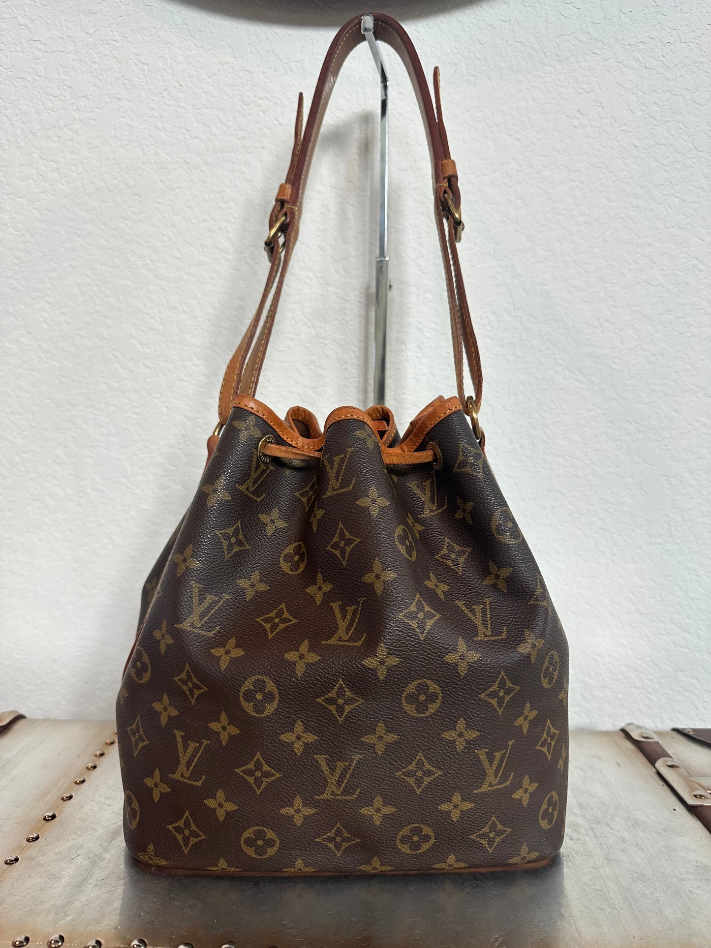 Pre-owned Authentic Louis Vuitton Petite Noe Monogram 
Shoulder Bag