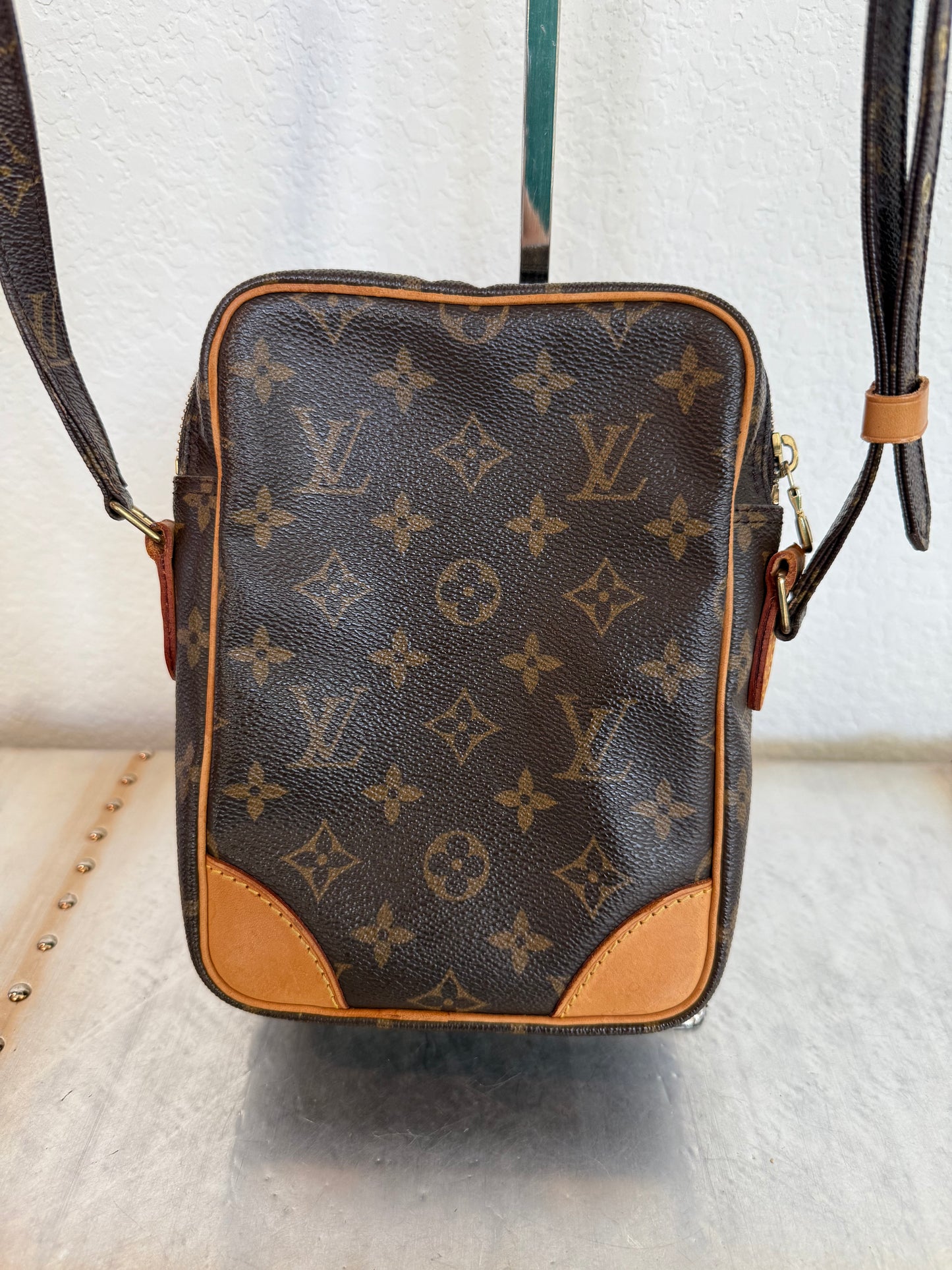 Pre-owned Authentic Louis Vuitton Amazon Monogram Crossbody Bag