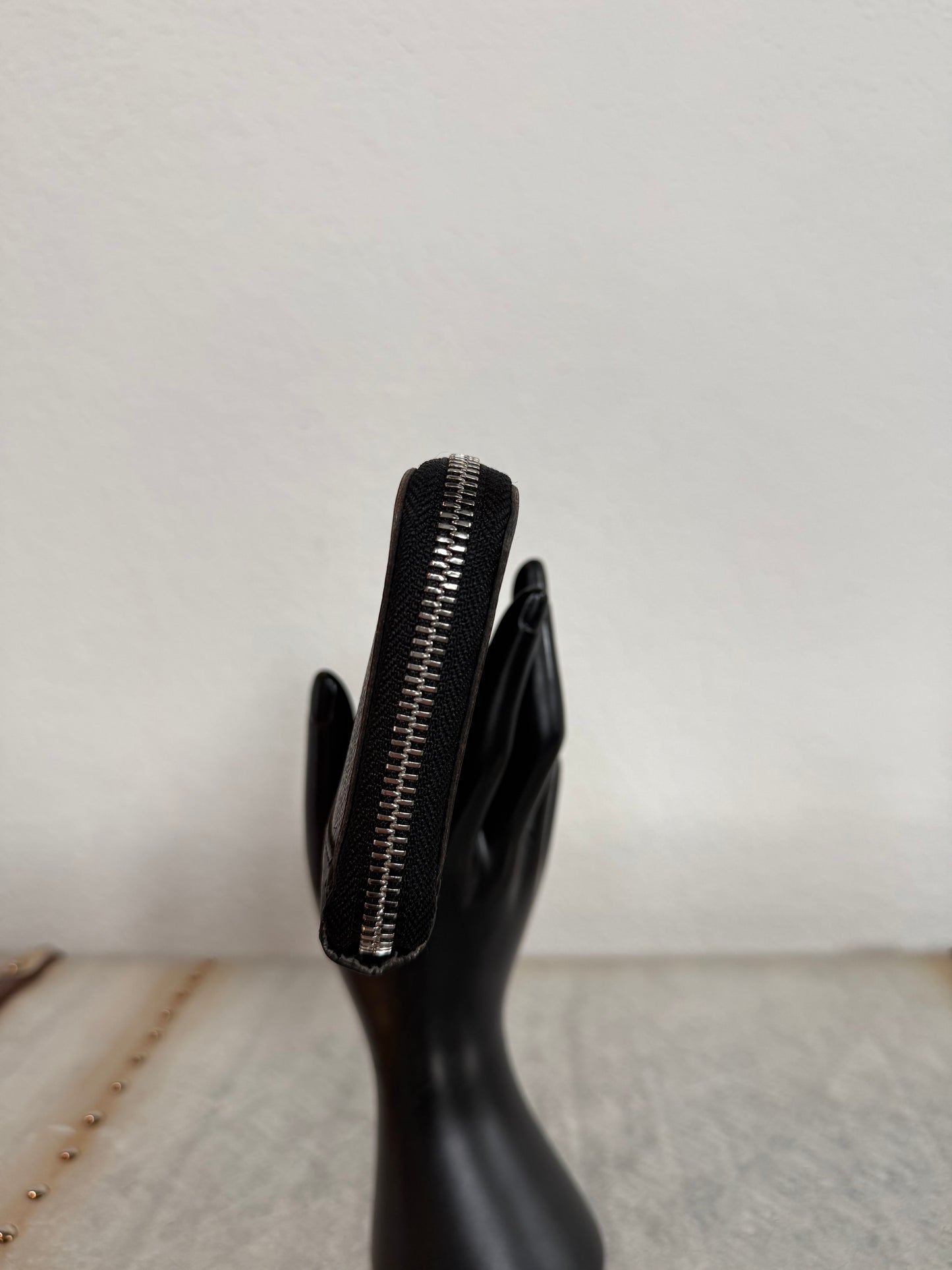 Pre-owned Authentic Louis Vuitton Macassar Vertical Zippy Monogram Wallet