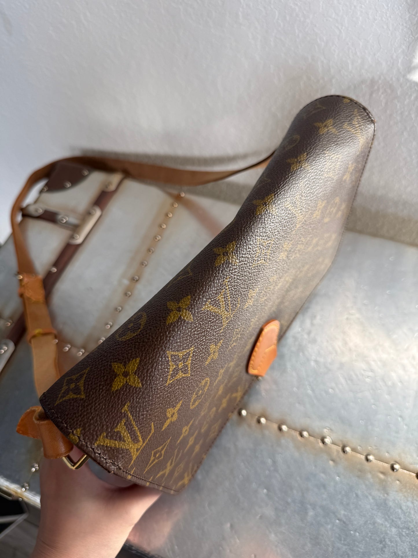 Pre-owned Louis Vuitton Cartouchiere GM Monogram Shoulder / Crossbody Bag