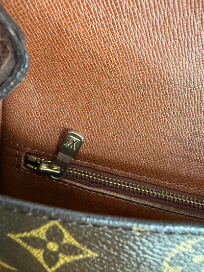 Pre-owned Authentic Louis Vuitton Saint Cloud MM Monogram Crossbody Bag