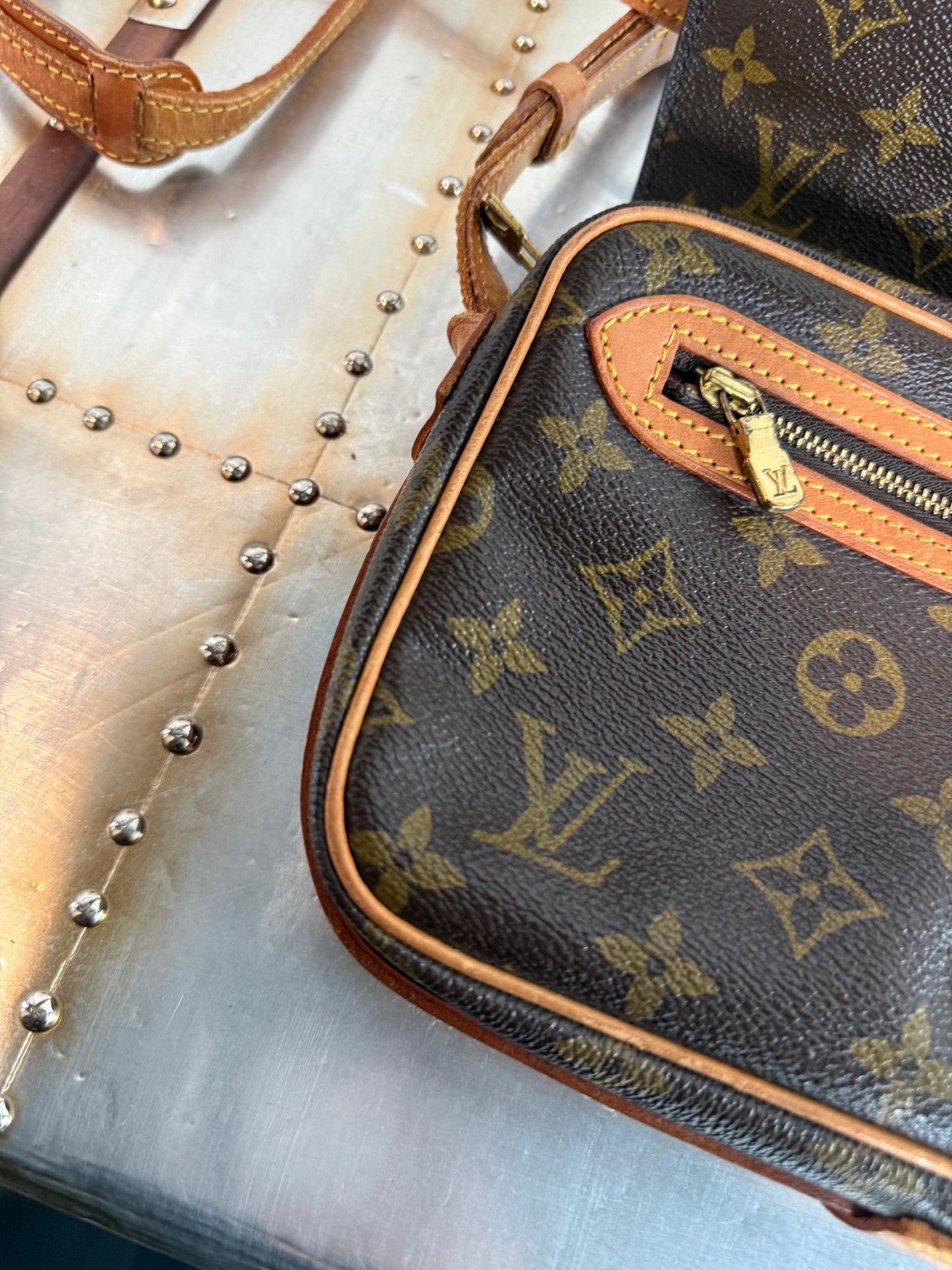 Pre-owned Louis Vuitton Saint Germain 24 Monogram Crossbody / Shoulder Bag