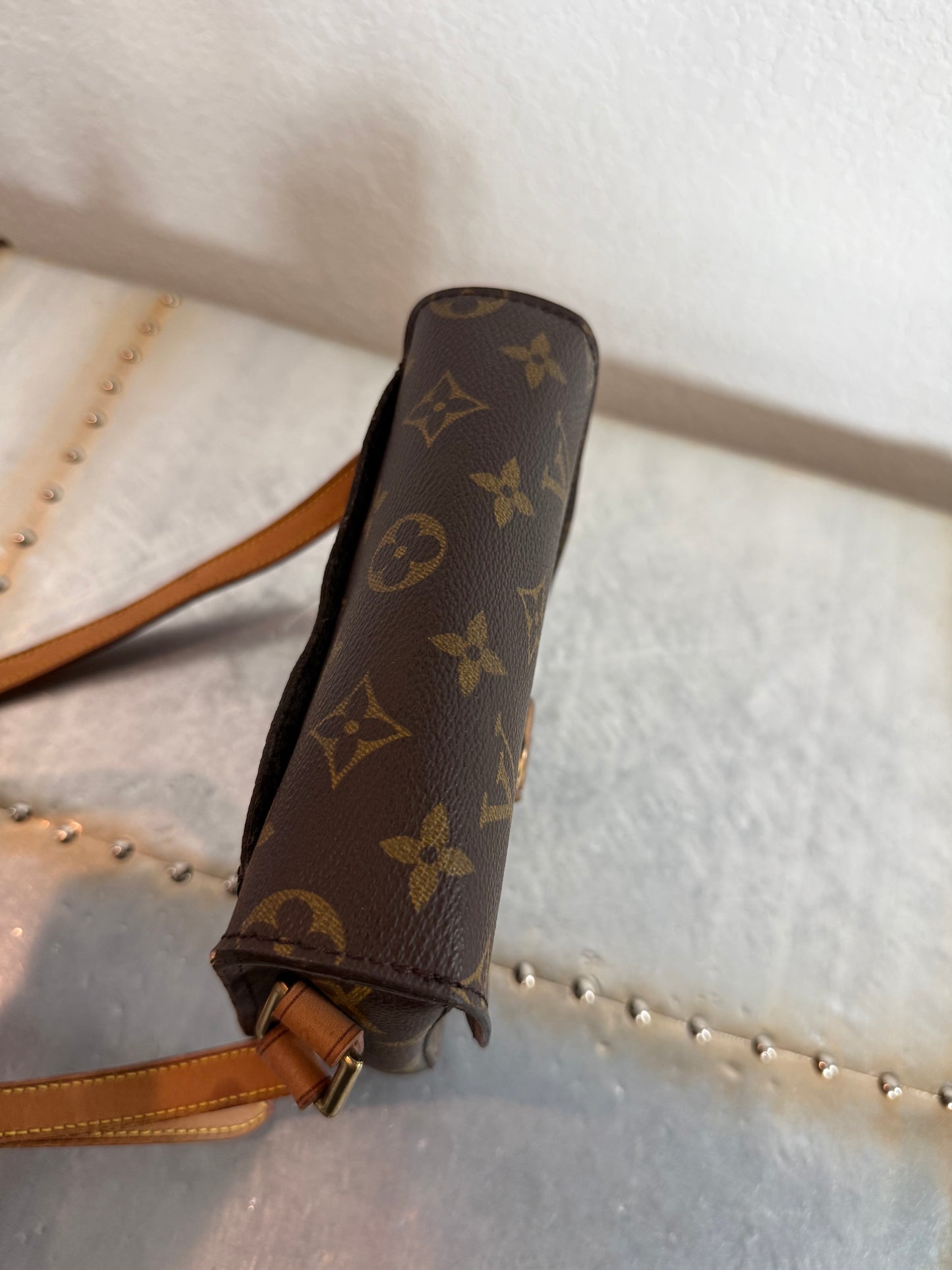 Pre-owned Authentic Louis Vuitton Saint Cloud PM Monogram Crossbody Bag