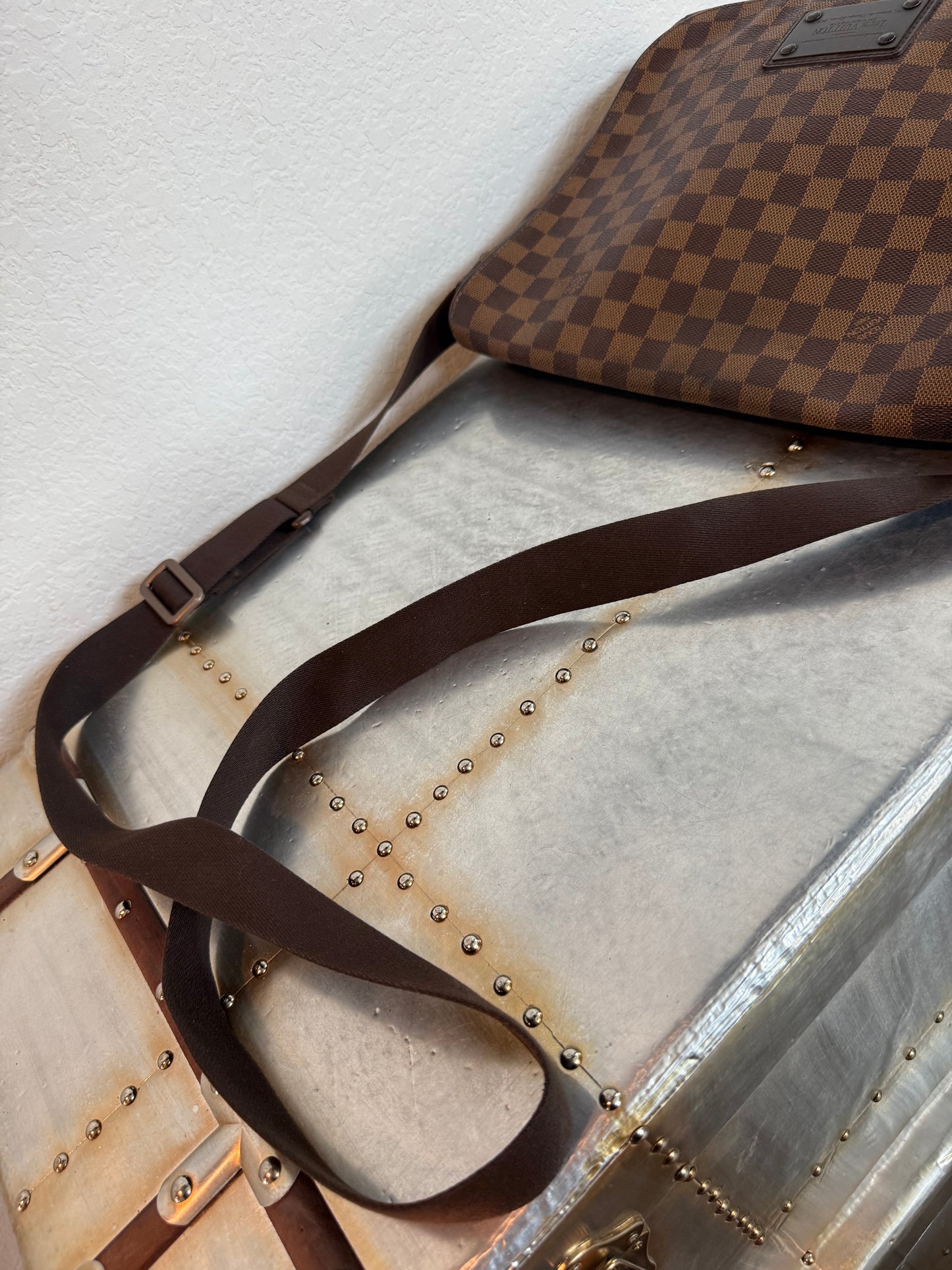 Pre-owned Authentic Brooklyn Mm Damier Ebene Crossbody Bag