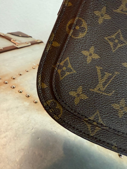 Pre-owned Authentic Louis Vuitton Saint Cloud MM Monogram Shoulder / Crossbody Bag