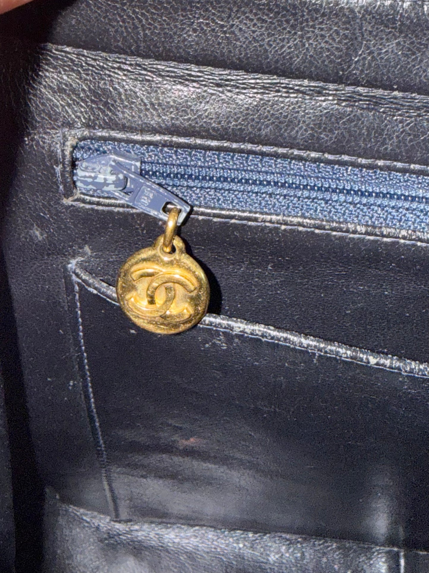 Pre-owned Authentic Chanel Vintage Caviar Square Backpack