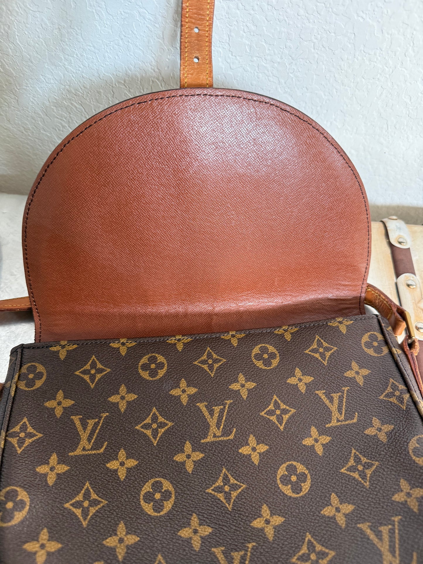 Pre-owned Authentic Louis Vuitton Chantilly GM Monogram Crossbody Bag