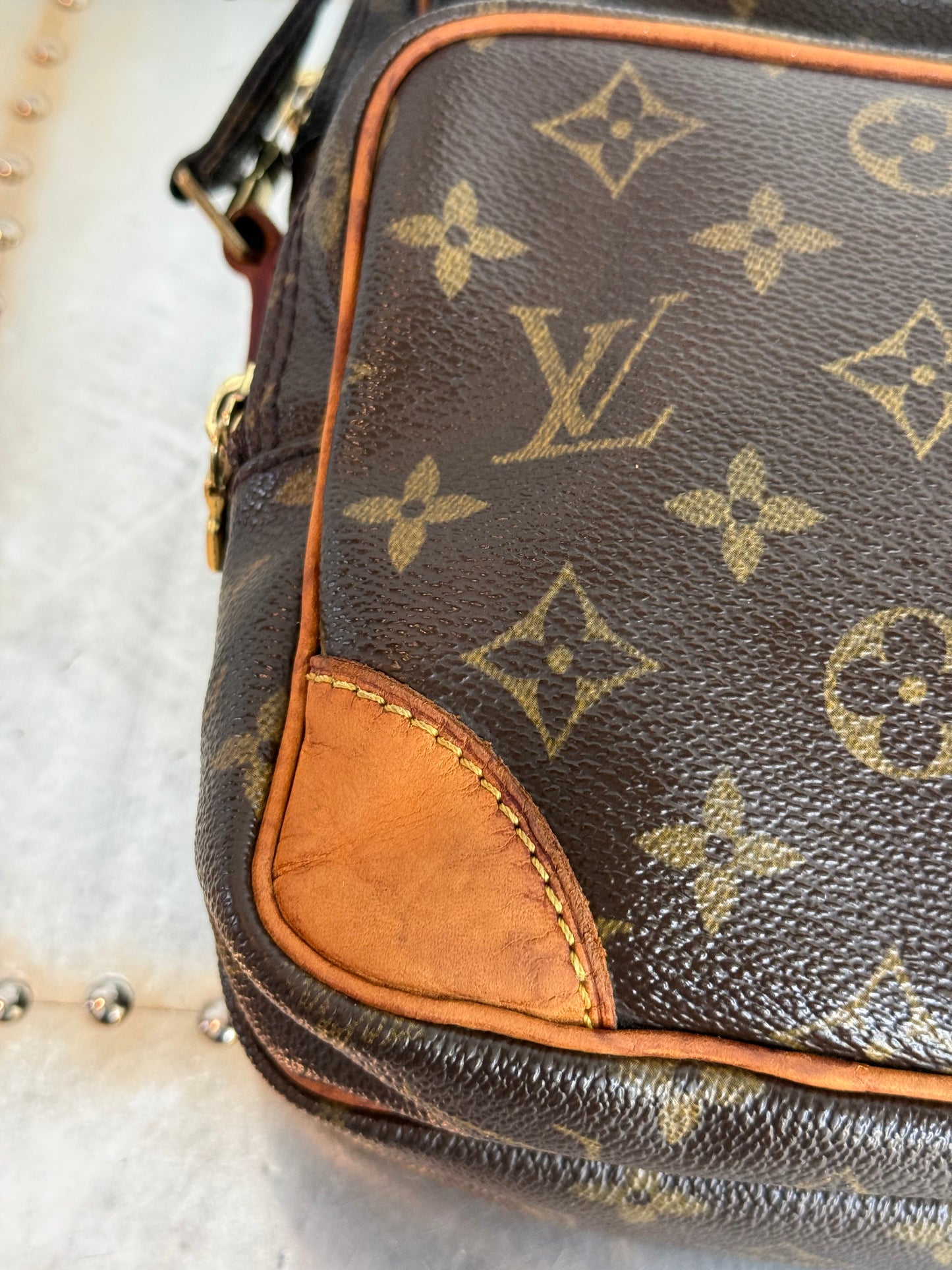 Pre-owned Authentic Louis Vuitton Amazon Monogram Crossbody Bag