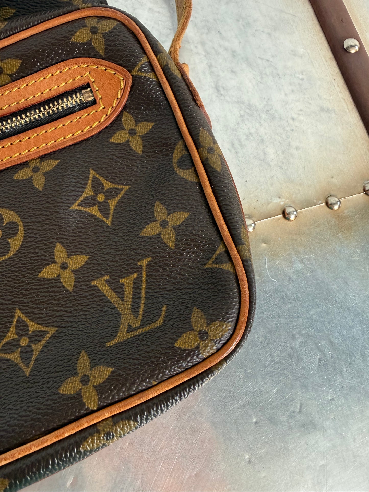 Pre-owned Louis Vuitton Saint Germain 24 Monogram Crossbody / Shoulder Bag