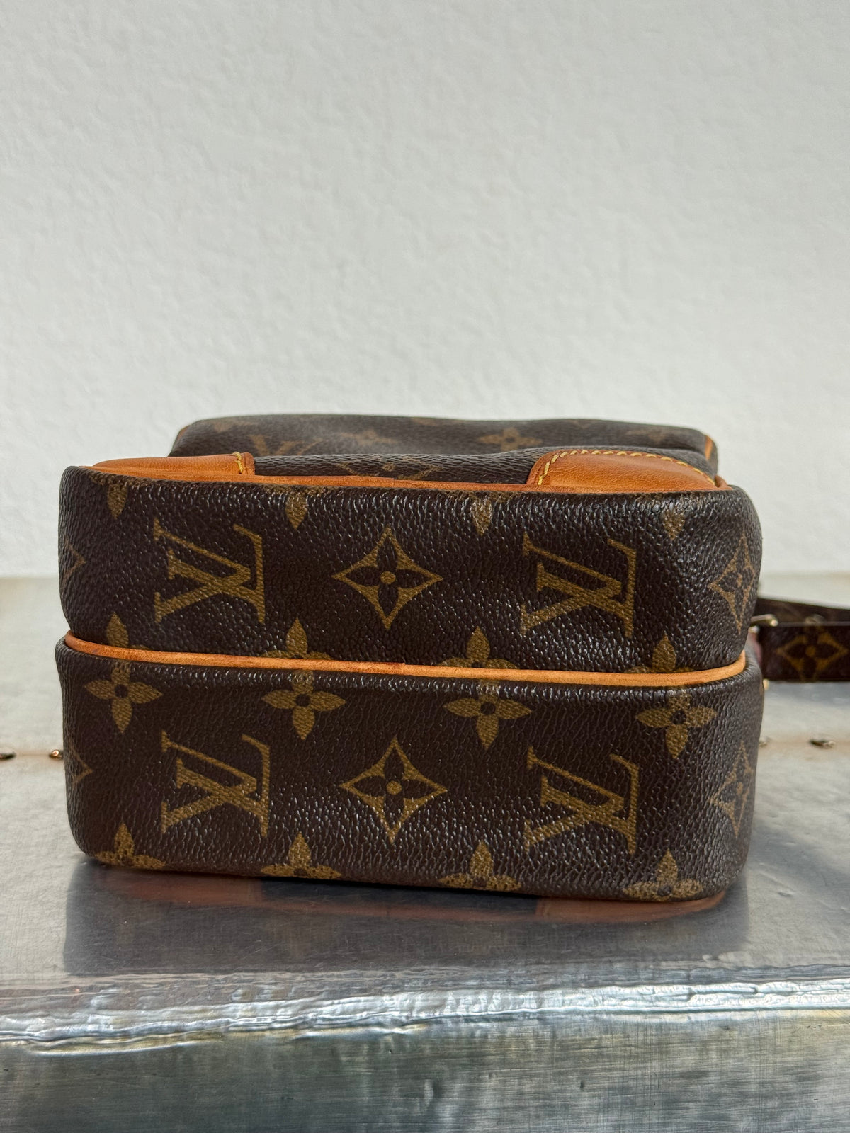 Pre-owned Authentic Louis Vuitton Amazon Monogram Crossbody Bag