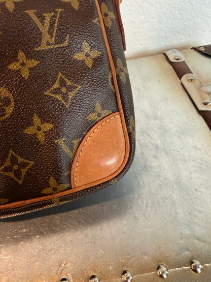 Pre-owned Authentic Louis Vuitton Danube Monogram Crossbody Bag