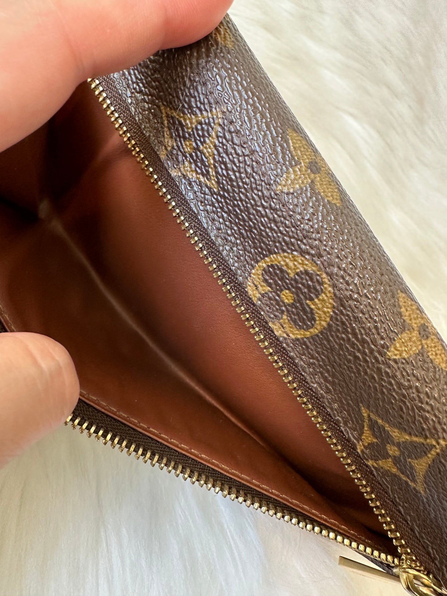 Pre-owned Authentic Louis Vuitton Eugenie Monogram Long Wallet