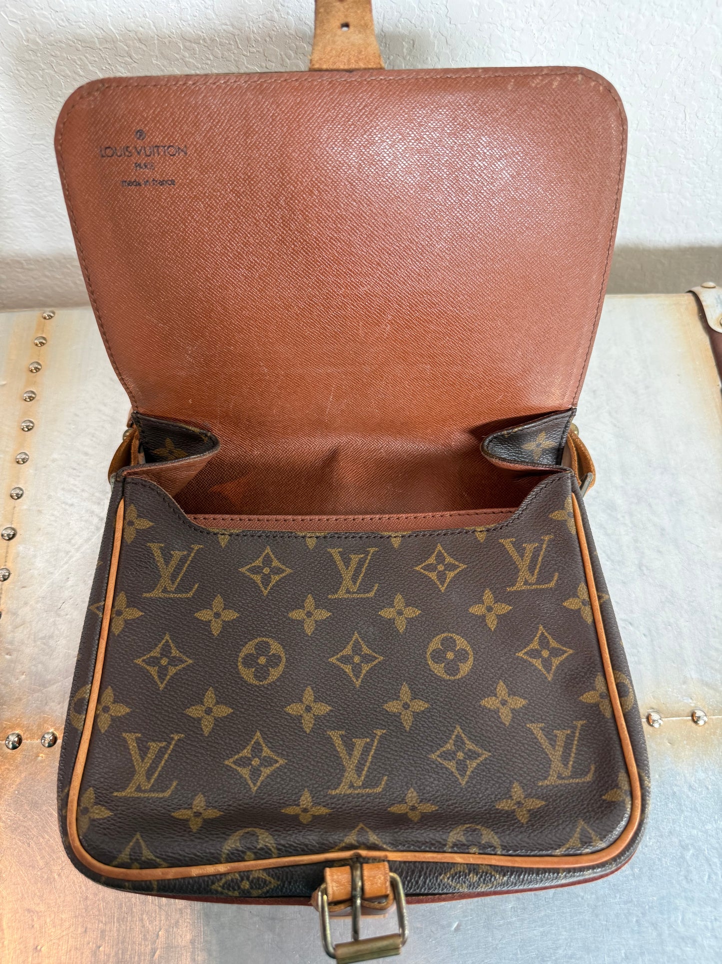 Pre-owned Louis Vuitton Cartouchiere MM Monogram Shoulder / Crossbody Bag