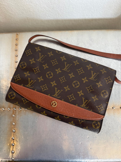Pre-owned Authentic Louis Vuitton Bordeaux 27 2-Way Clutch / Shoulder Bag