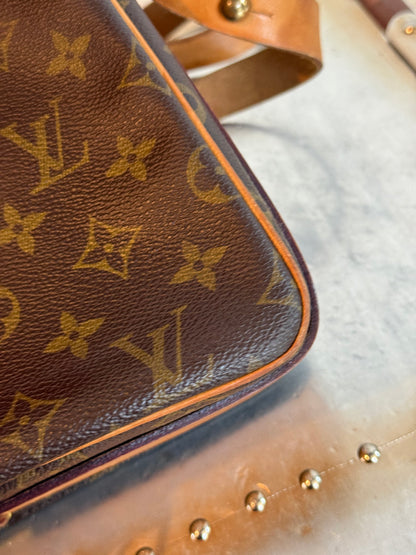 Pre-owned Louis Vuitton Cartouchiere GM Monogram Shoulder / Crossbody Bag
