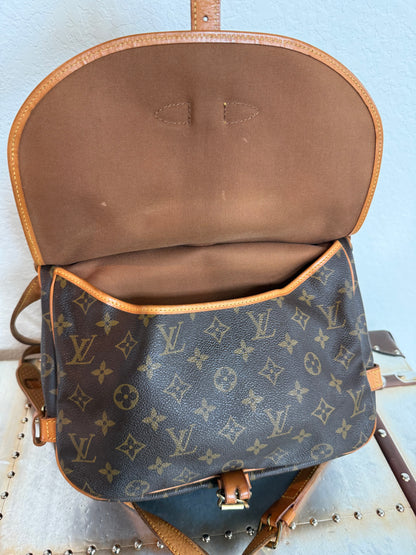 Pre-owned Authentic Louis Vuitton Saumur 30 Monogram Crossbody Bag