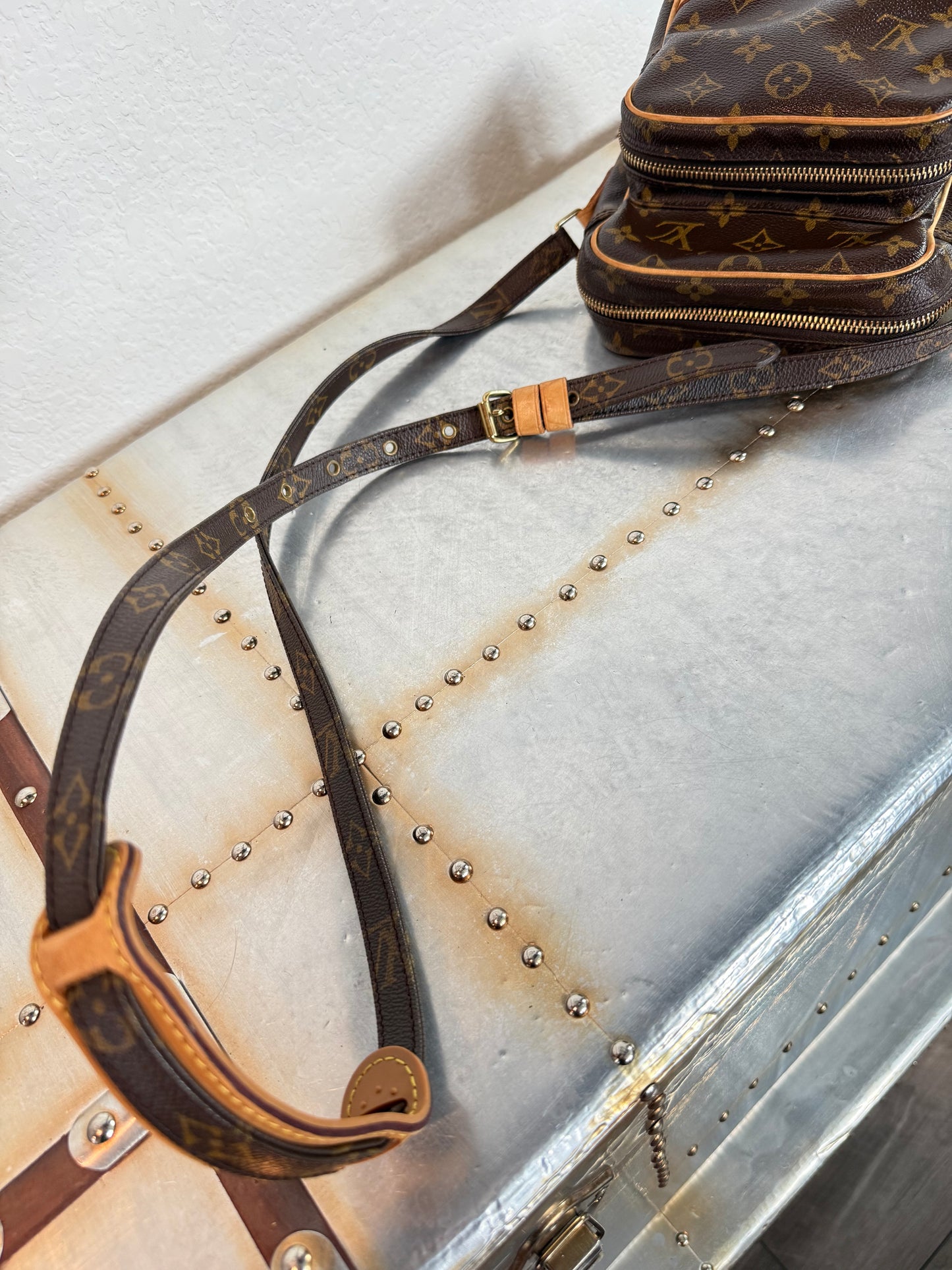 Pre-owned Authentic Louis Vuitton Amazon Monogram Crossbody Bag