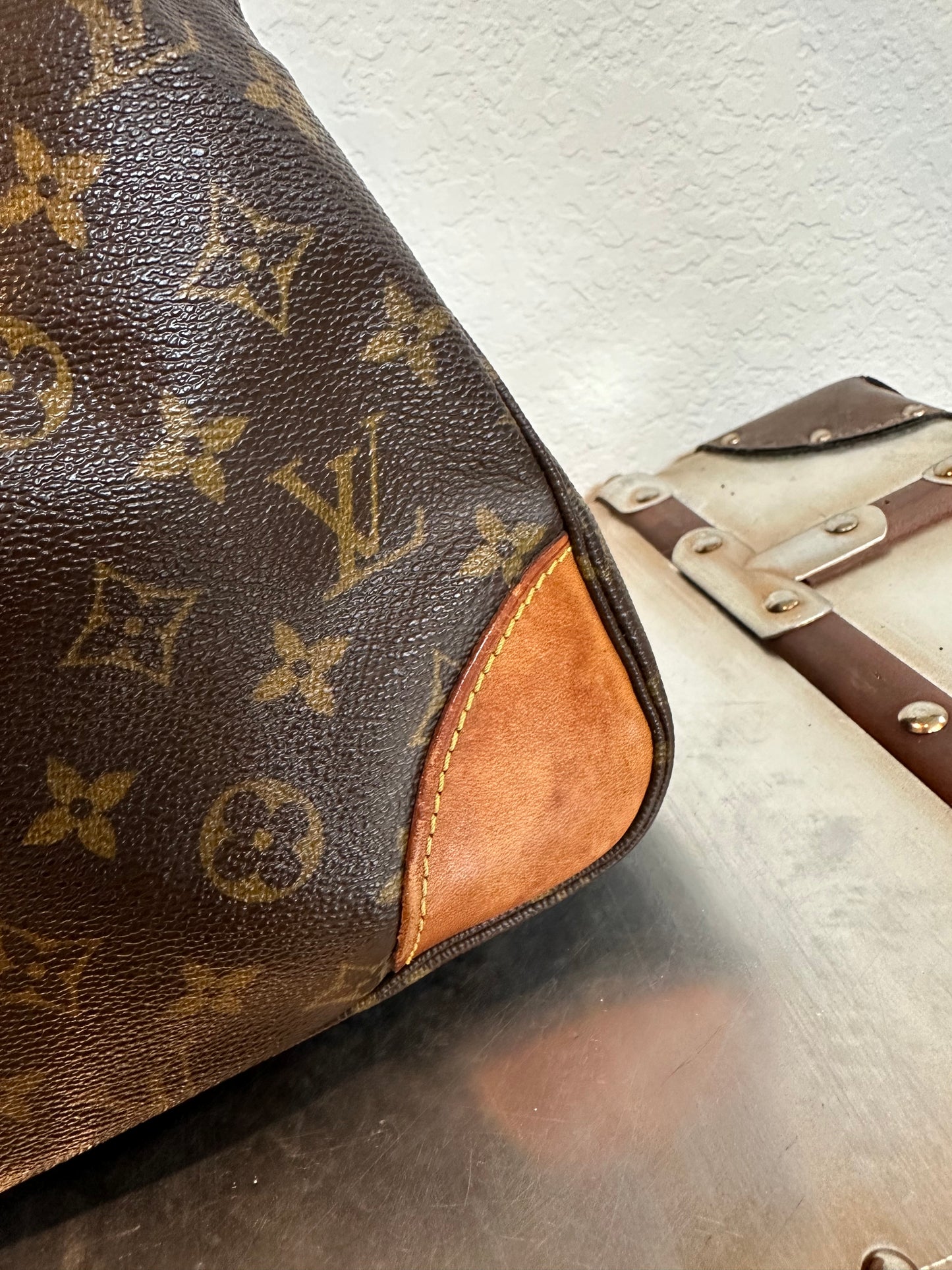 Pre-owned Authentic Louis Vuitton Boulogne 30 Monogram Shoulder Bag