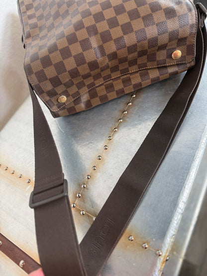 Pre-owned Authentic Louis Vuitton Naviglio Damier Ebene Crossbody Bag