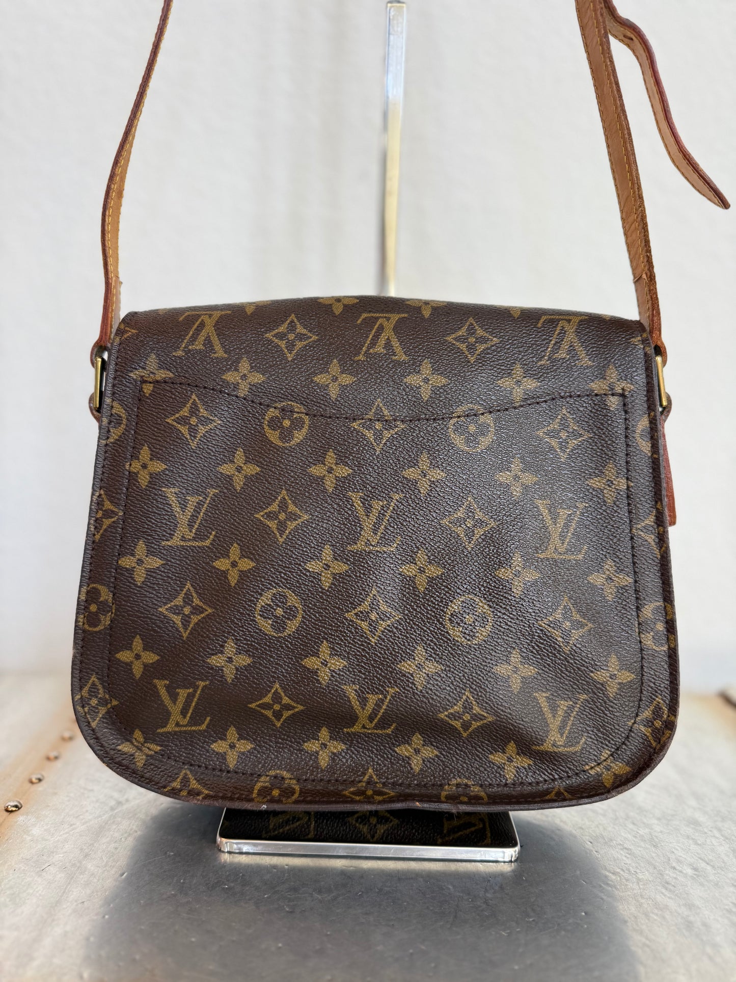 Pre-owned Authentic Louis Vuitton Saint Cloud GM Monogram Crossbody Bag