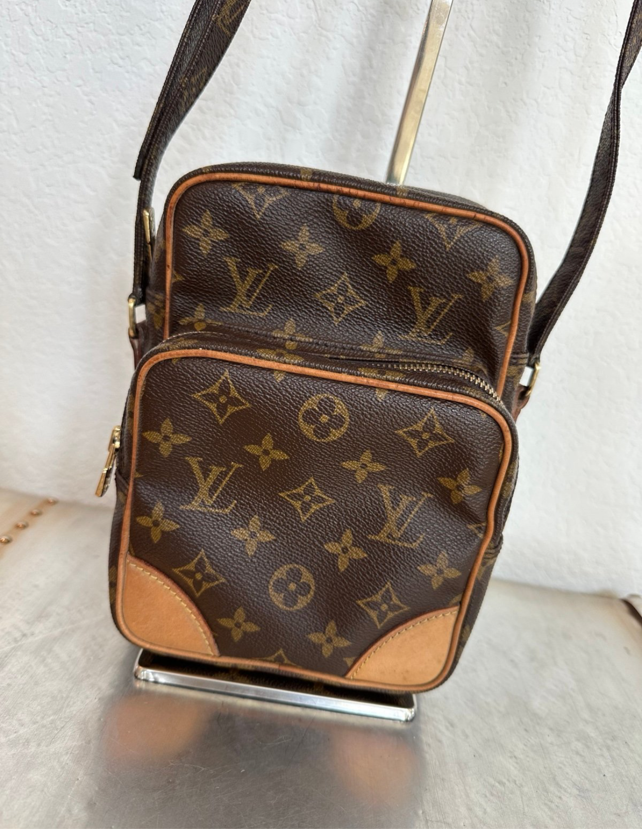 Pre-owned Authentic Louis Vuitton Amazon Monogram Crossbody Bag