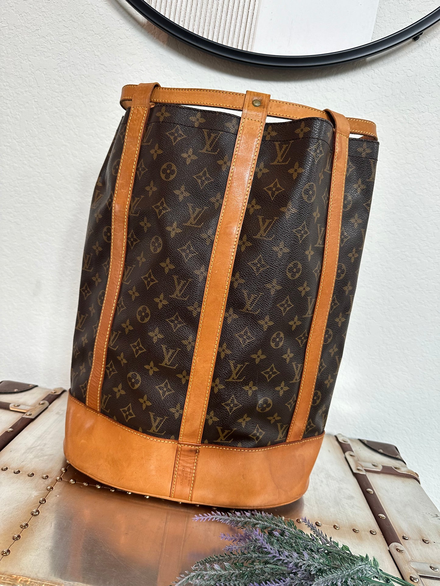 Pre-owned Authentic Louis Vuitton Randonnee GM Monogram Backpack