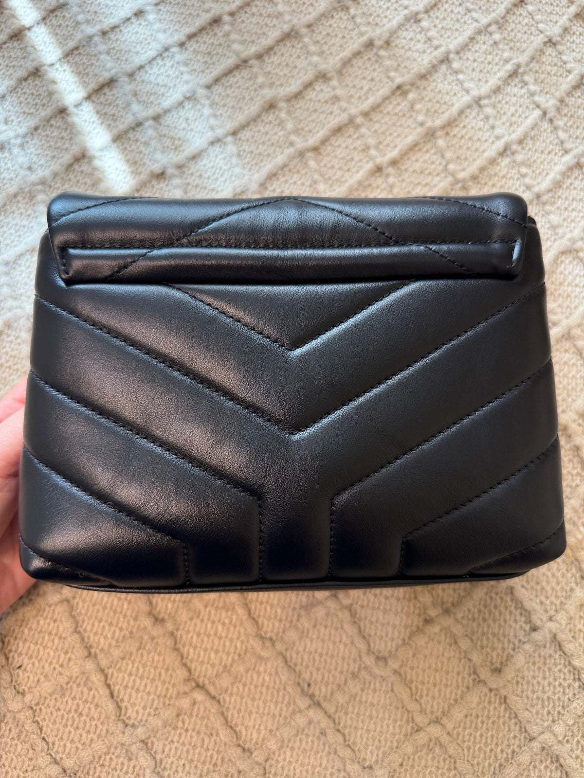SAINT LAURENT
Calfskin Y Quilted Monogram Toy Loulou Black Crossbody Bag