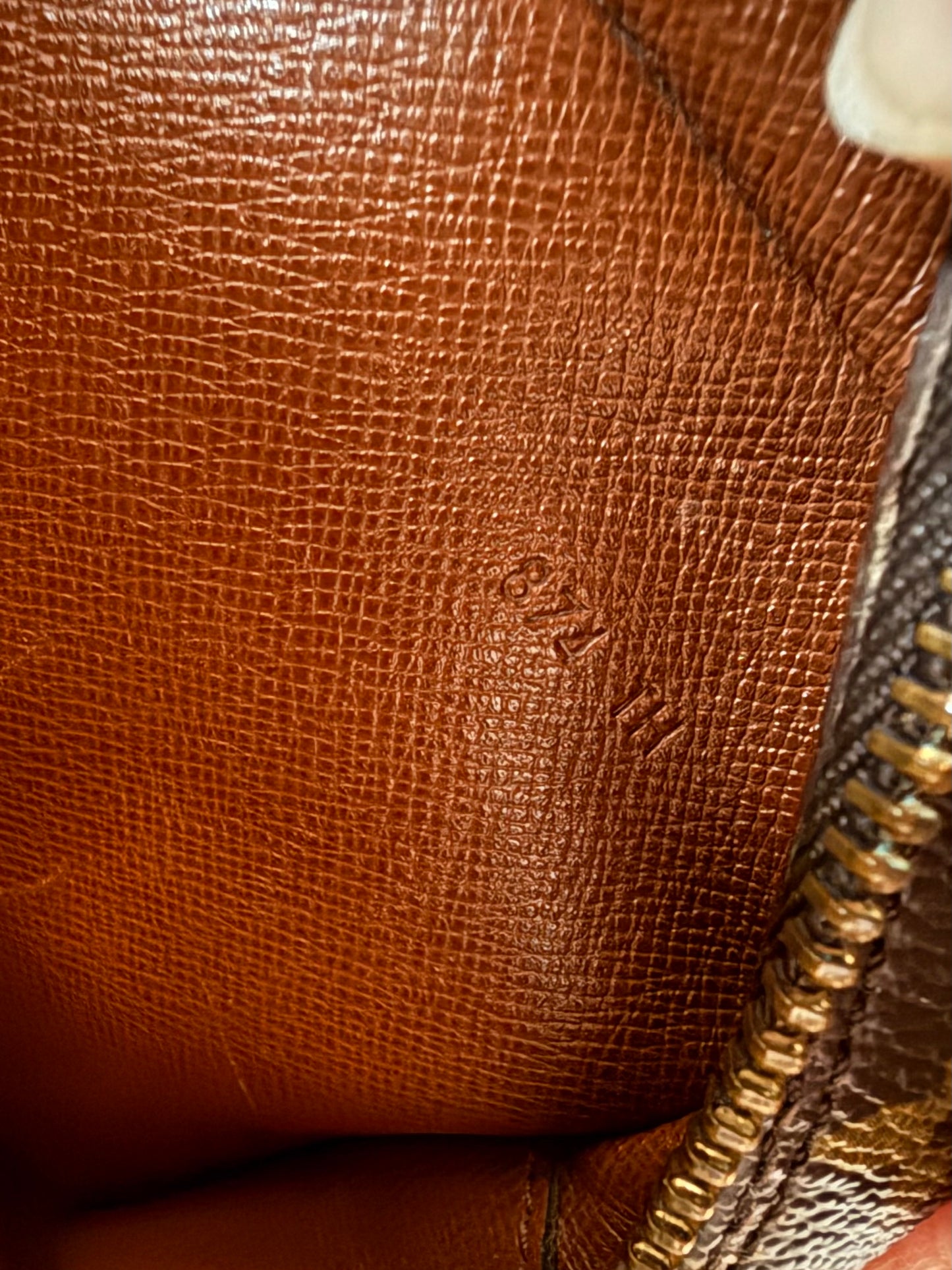 Pre-owned Authentic Louis Vuitton Trocadero 27 Monogram Crossbody Bag