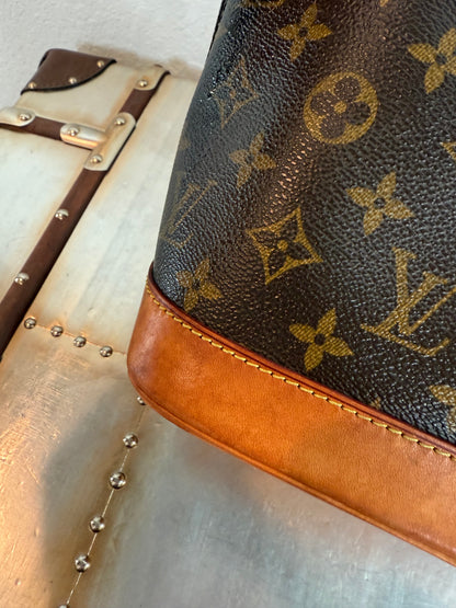 Pre-owned Authentic Louis Vuitton Alma PM Monogram Handbag