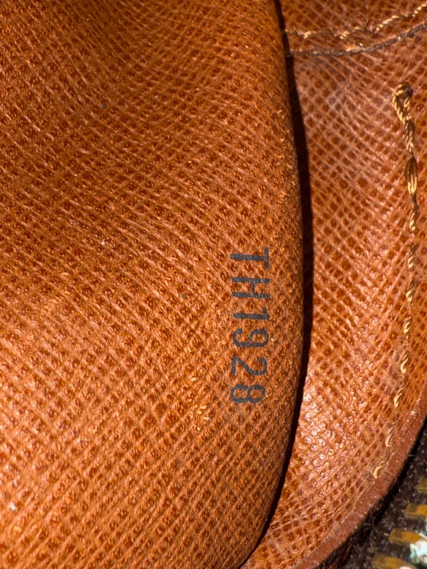 Pre-owned Authentic Louis Vuitton Amazon Monogram Crossbody Bag